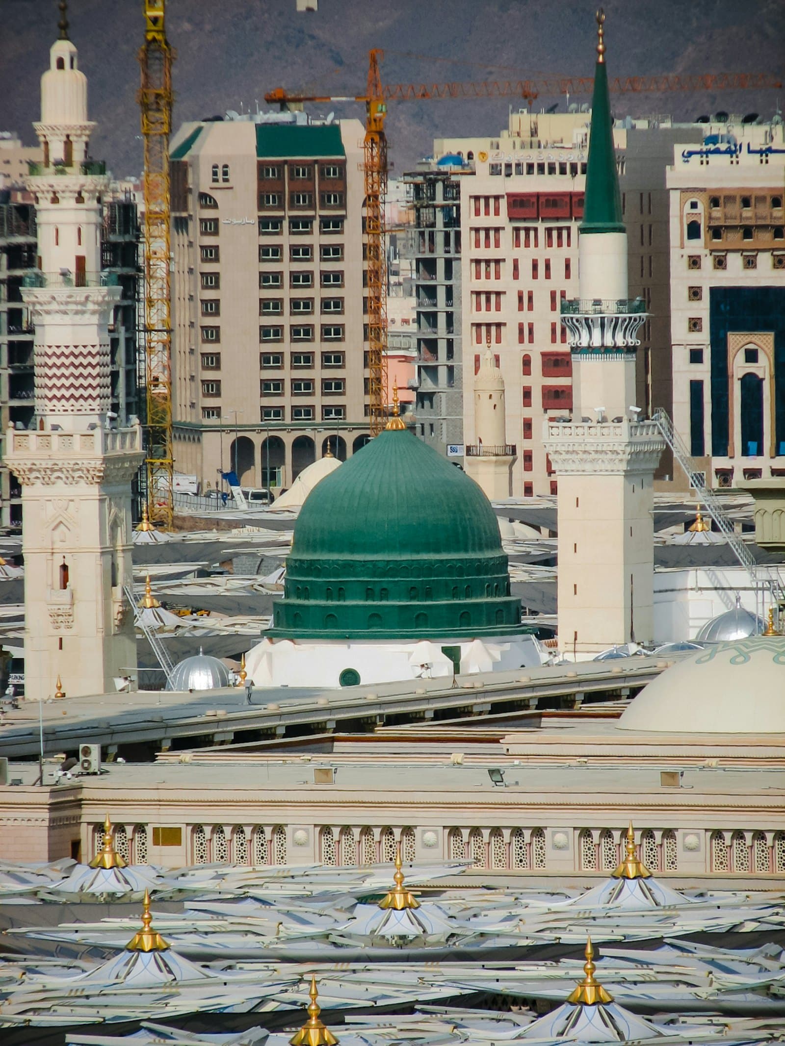 Le dôme vert de Masjid an-Nabawi à Médine